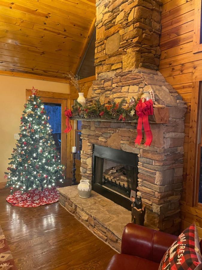 Cozy Creekfront Family Cabin-Pet Friendly -Gamerm-Hot Tub Hiawassee Bagian luar foto
