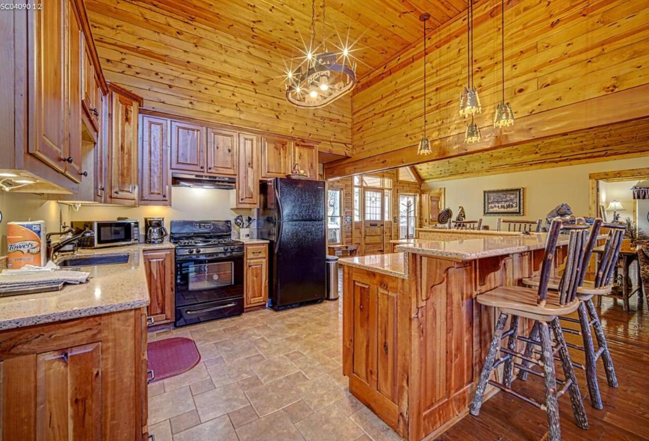 Cozy Creekfront Family Cabin-Pet Friendly -Gamerm-Hot Tub Hiawassee Bagian luar foto
