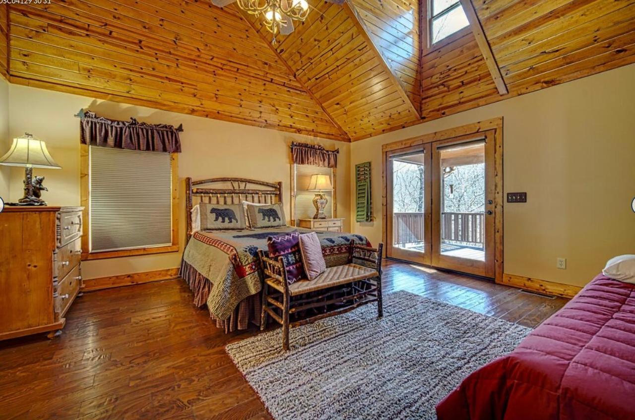 Cozy Creekfront Family Cabin-Pet Friendly -Gamerm-Hot Tub Hiawassee Bagian luar foto