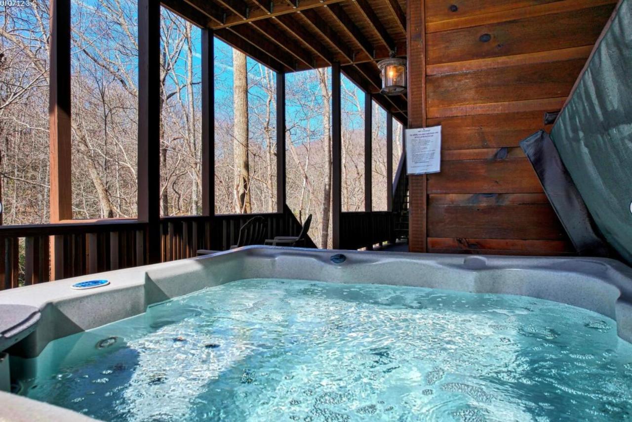 Cozy Creekfront Family Cabin-Pet Friendly -Gamerm-Hot Tub Hiawassee Bagian luar foto