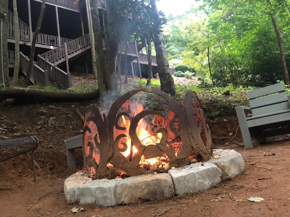 Cozy Creekfront Family Cabin-Pet Friendly -Gamerm-Hot Tub Hiawassee Bagian luar foto