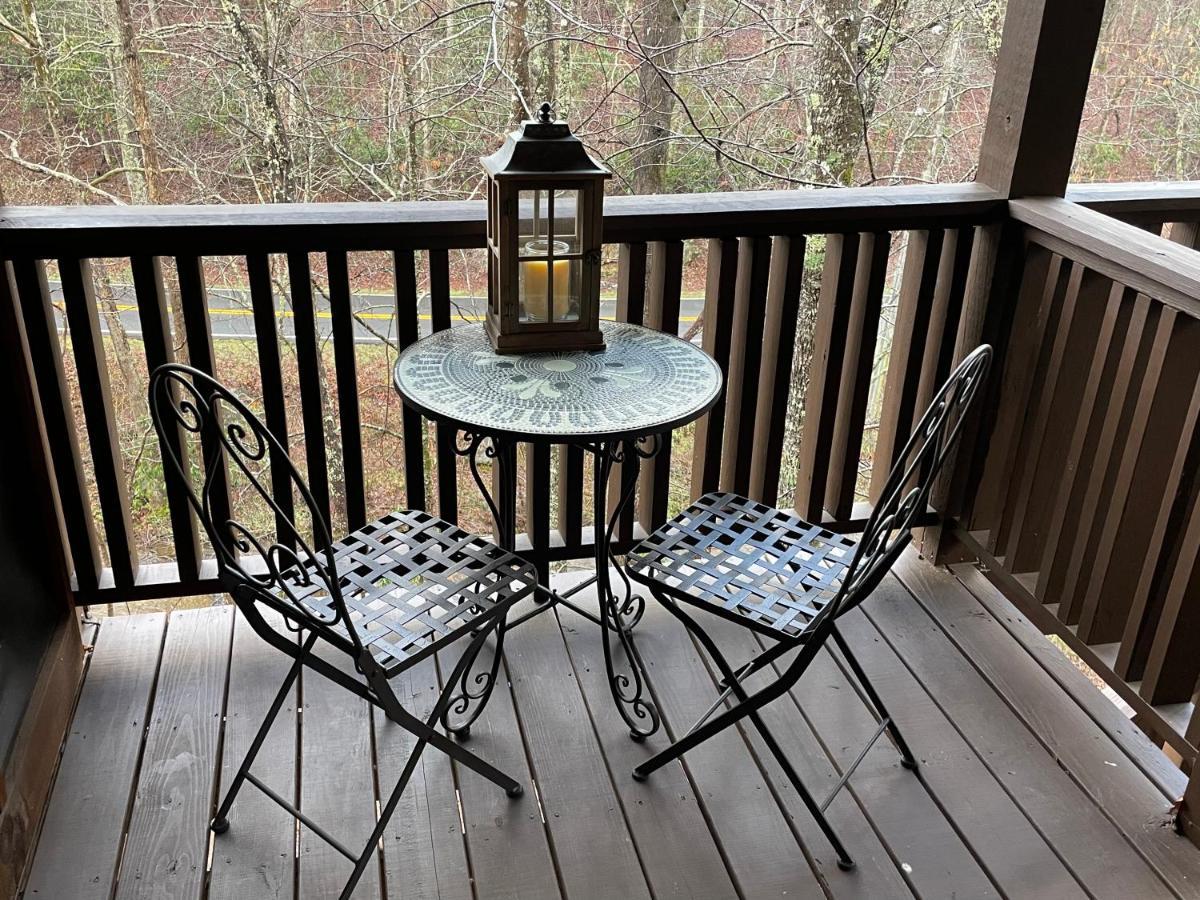 Cozy Creekfront Family Cabin-Pet Friendly -Gamerm-Hot Tub Hiawassee Bagian luar foto