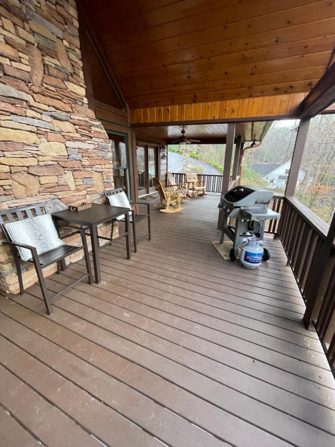 Cozy Creekfront Family Cabin-Pet Friendly -Gamerm-Hot Tub Hiawassee Bagian luar foto